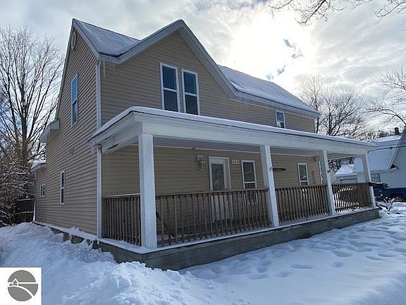 2nd image of 404 E Pine St