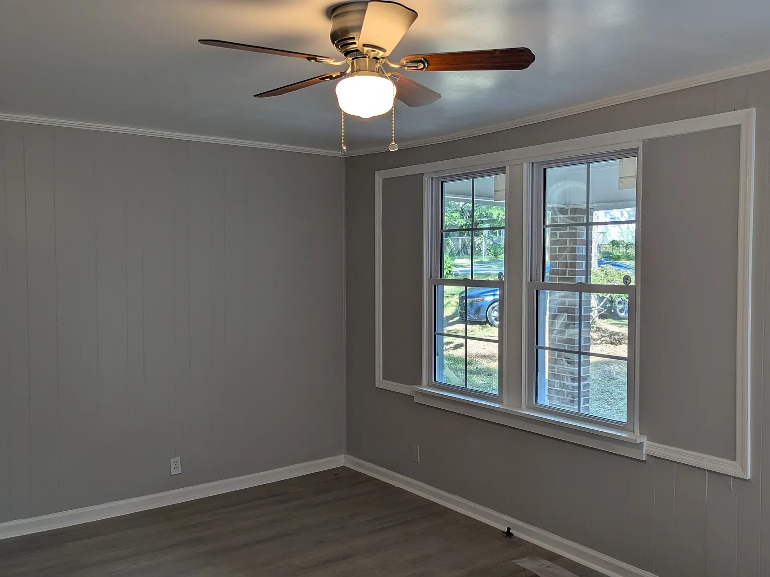 3 bed, 1.0 bath, 1128 sqft, $1,000 — Photo 2