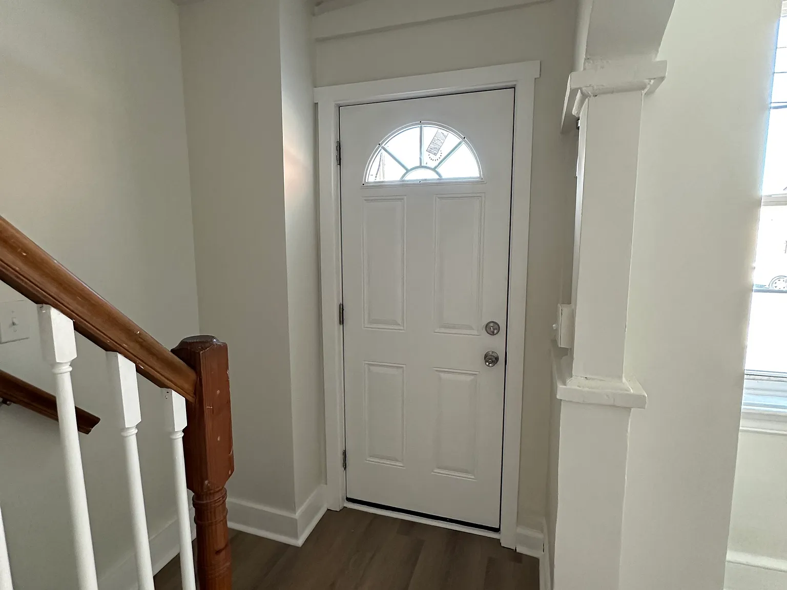 3 bed, 1600 sqft, $1,900 — Photo 1