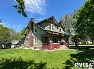 401 SW Cross St, Mount Sterling, IL 62353