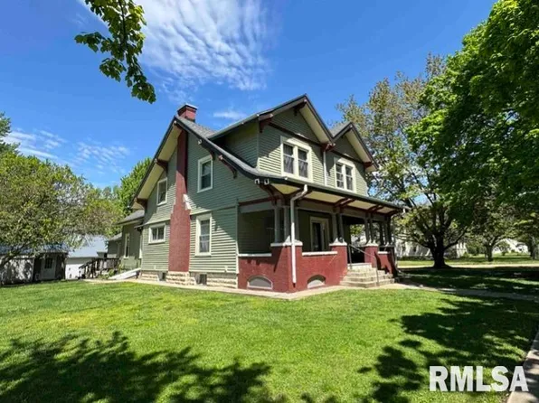 401 SW Cross St, Mount Sterling, IL 62353