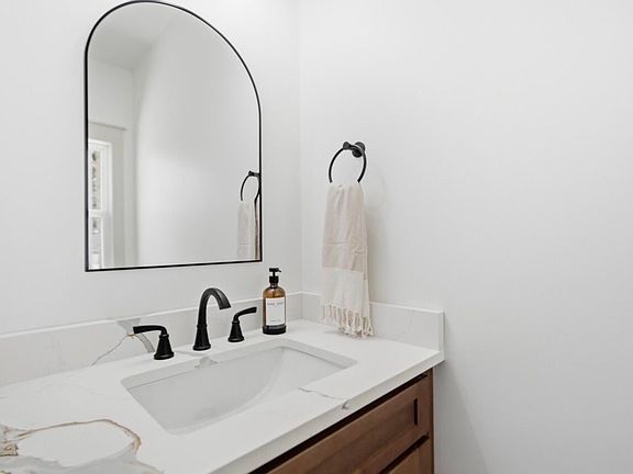 5th image of 155 Dedman St #153