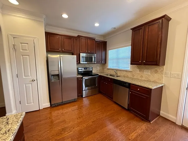 2823 Grove Park Dr — Photo 9