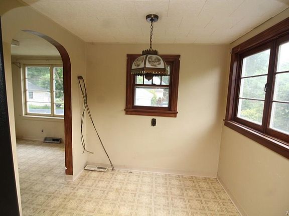 4th image of 39 Northview Park