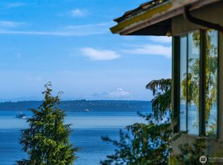 10634 SW Cowan Rd, Vashon, WA 98070