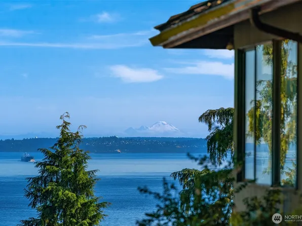 10634 SW Cowan Road, Vashon, WA 98070