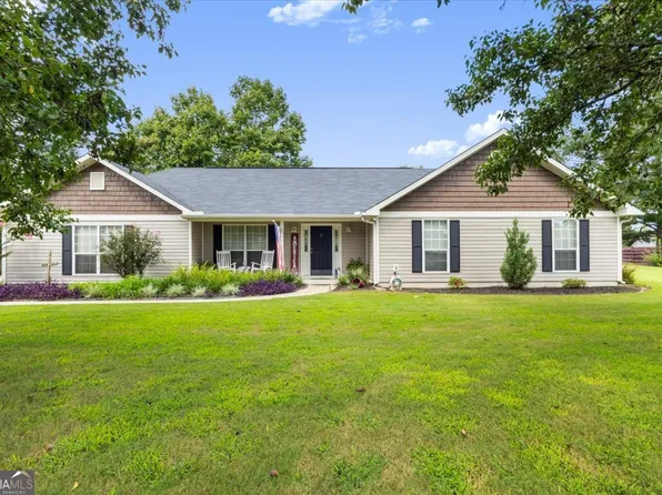 202 Red Bird Cir, Bonaire, GA 31005