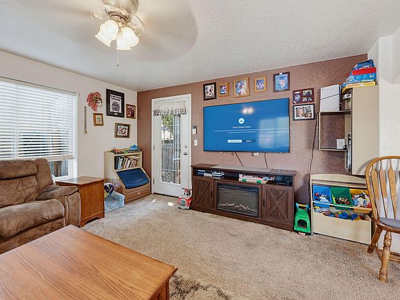 4th image of 426 Berrydale Ave
