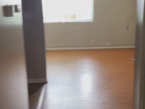 4th image of 1105-1103 Evans Ave #2A