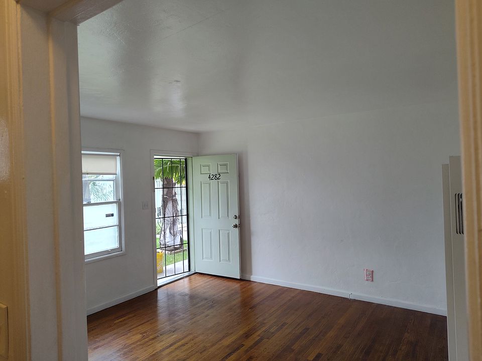 1st image of 4282 Estrella Ave