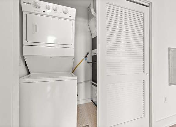 5th image of 403 7th St #30
