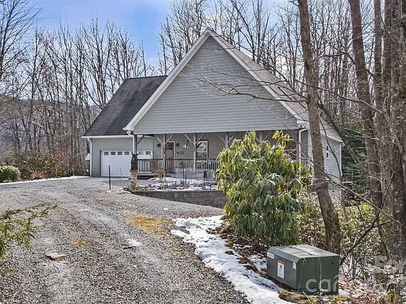 3rd image of 164 Tall Oaks Dr