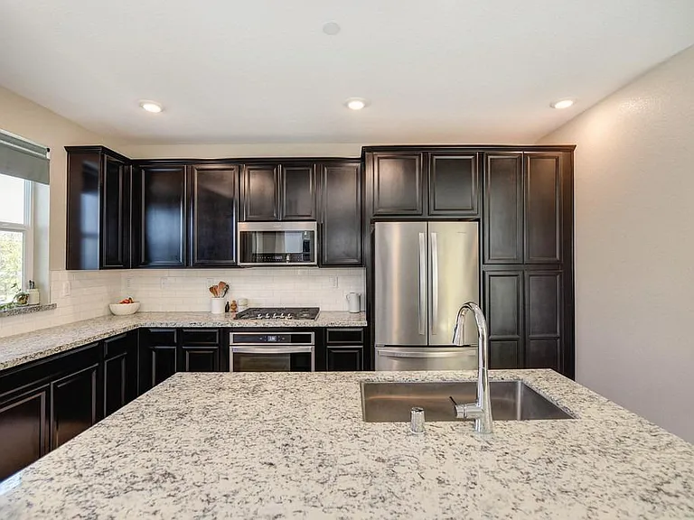 3008 Lone Silo Ave — Photo 4