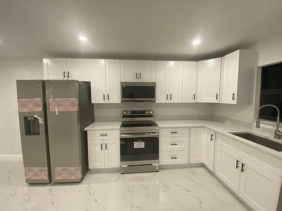 4th image of 616 S Pine Street W #A And B