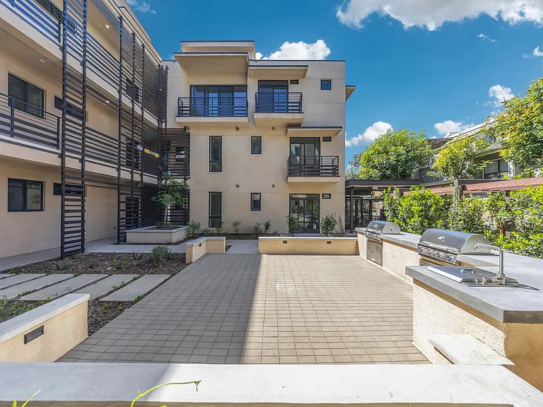 973 E Del Mar Blvd #104 — Photo 34