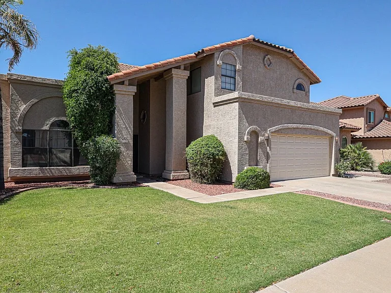 7395 W Oraibi Dr — Photo 1