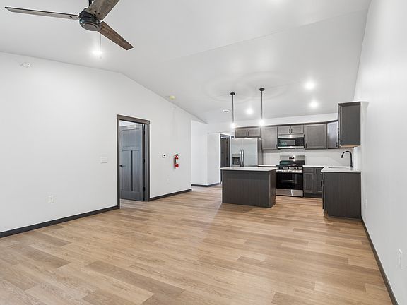 4th image of 676 Yosemite Way #F6fb199f2