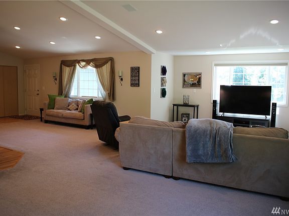 4th image of 601 Cedar Ln