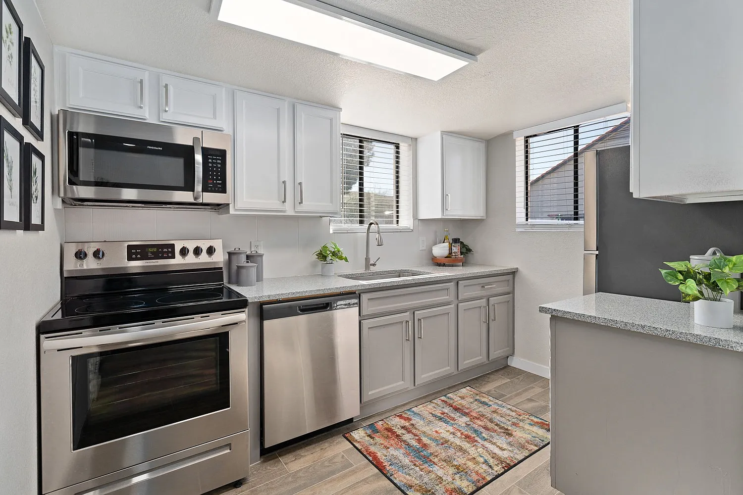 Solas Glendale — Photo 1