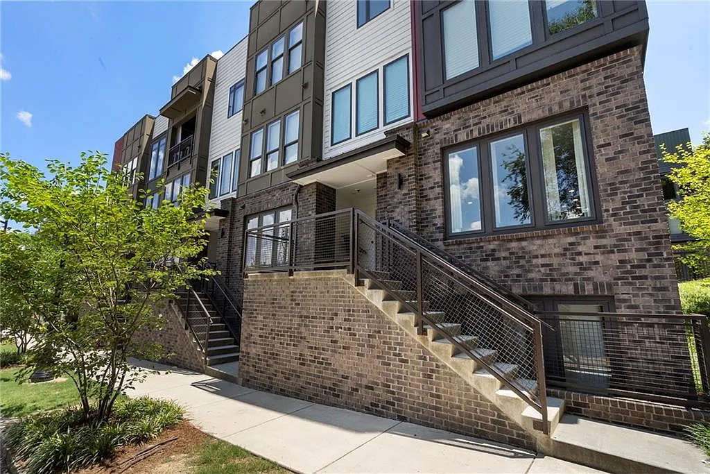 2 bed, 2.0 bath, 1318 sqft, $3,200 — Photo 1
