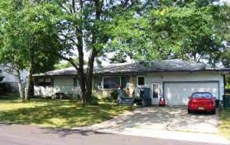 2nd image of 318 Howard St