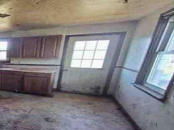 5th image of 405 Benedum Dr