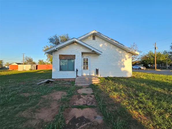 1211 Campbell St, Sweetwater, TX 79556