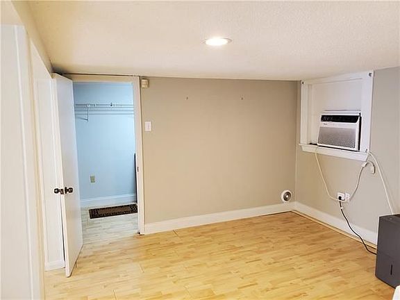 4th image of 7707 Jeannette St #B