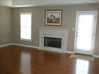 2nd image of 27 Arbours West Ln