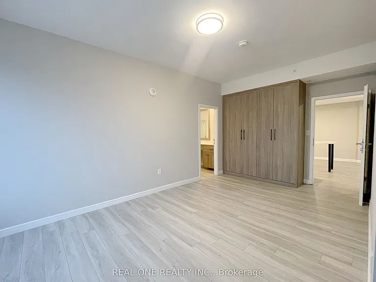 20 George St #2409 — Photo 13