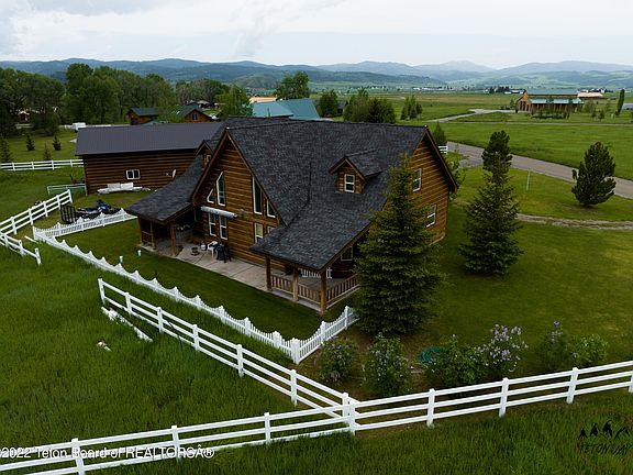 4th image of 68 Yosemite Dr