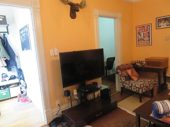 2nd image of 1623 N Hermitage Ave APT 1F