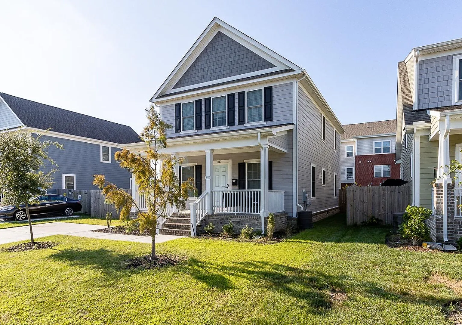 Stunning 3 bedroom, 2.5 bath home with a bright and open floor plan! — Photo 3