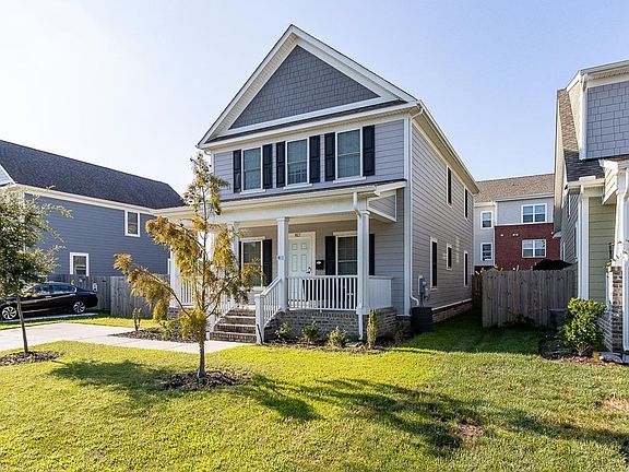 3rd image of 817 Joyce St