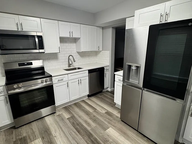 19 Romanoff Ct — Photo 4