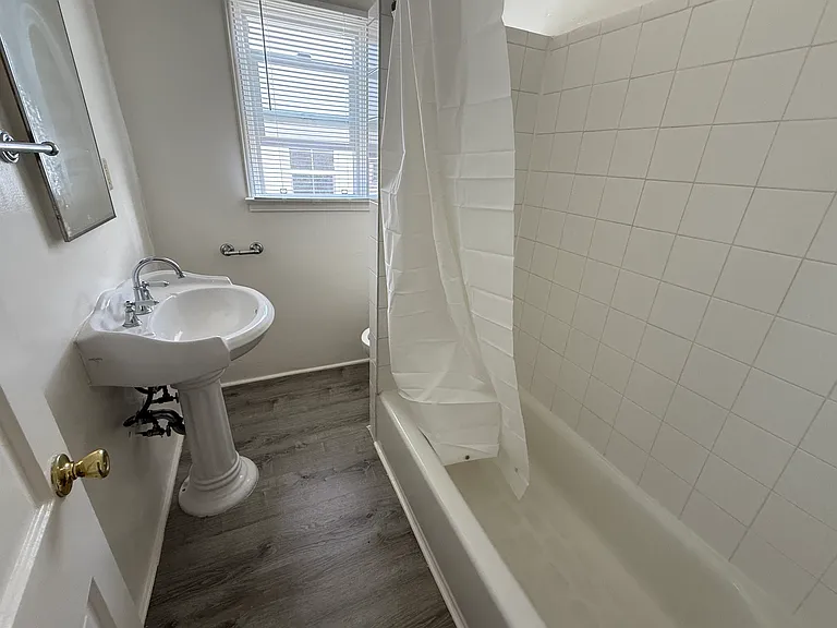 Bathtub