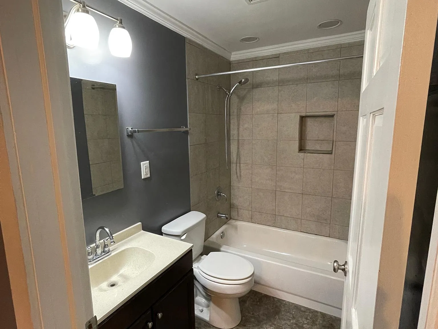 1627 Blaine Avenue — Photo 3