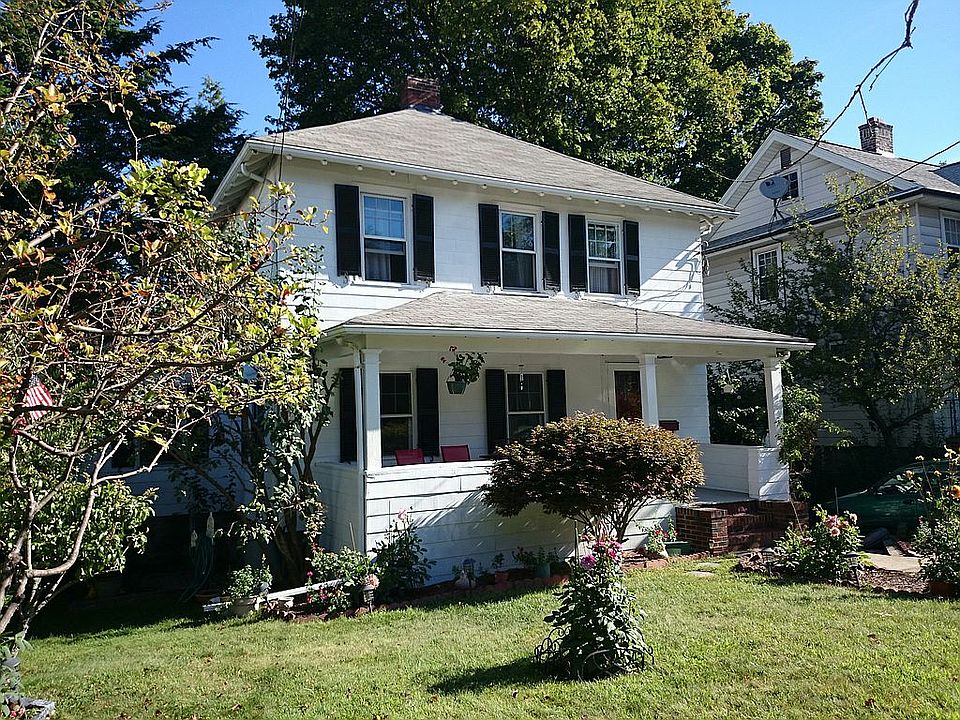 2nd image of 243 Weld St