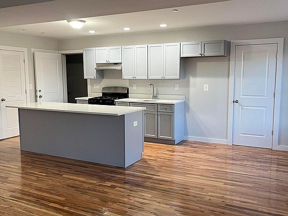 2nd image of 513 Davis Ave