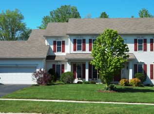 16 Spring Side Ln, Penfield, NY 14526