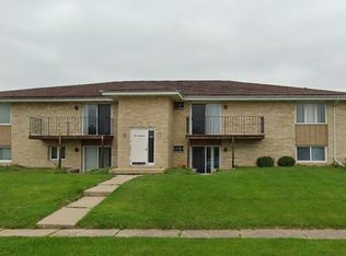 900 W Meadows Dr UNIT 1, Freeport, IL 61032