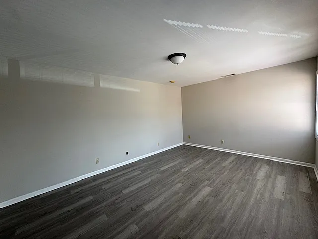 2261 Robin Lyn Ct — Photo 14