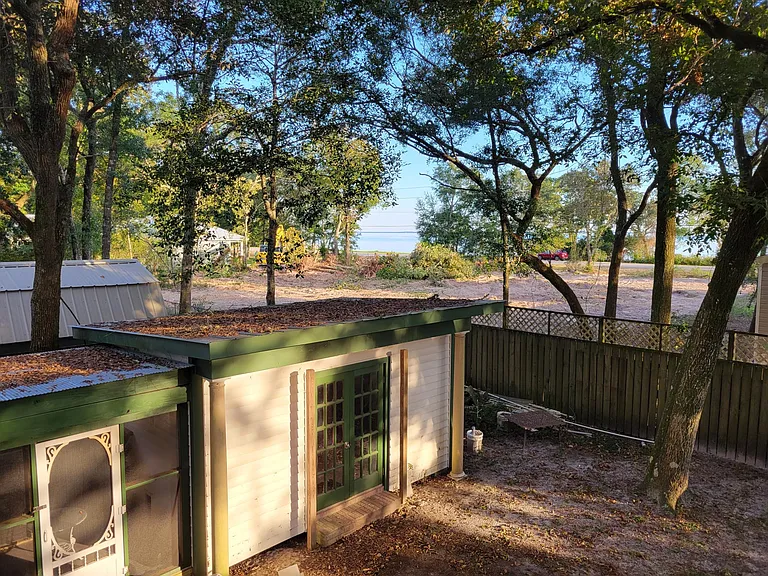 Satsuma Rd — Photo 12