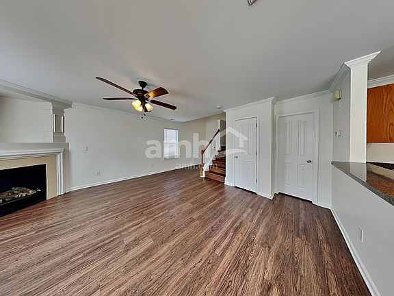 3rd image of 4235 Bathurst Dr