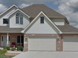 851 W Woodlawn Rd, New Lenox, IL 60451