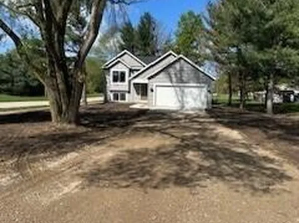 4144 18th St, Dorr, MI 49323