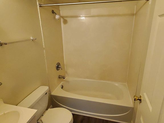 4th image of 206 Charles St APT A