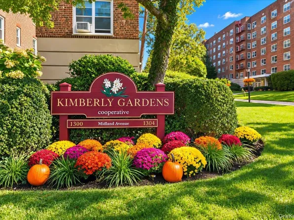 1300 Midland Avenue #C26, Yonkers, NY 10704