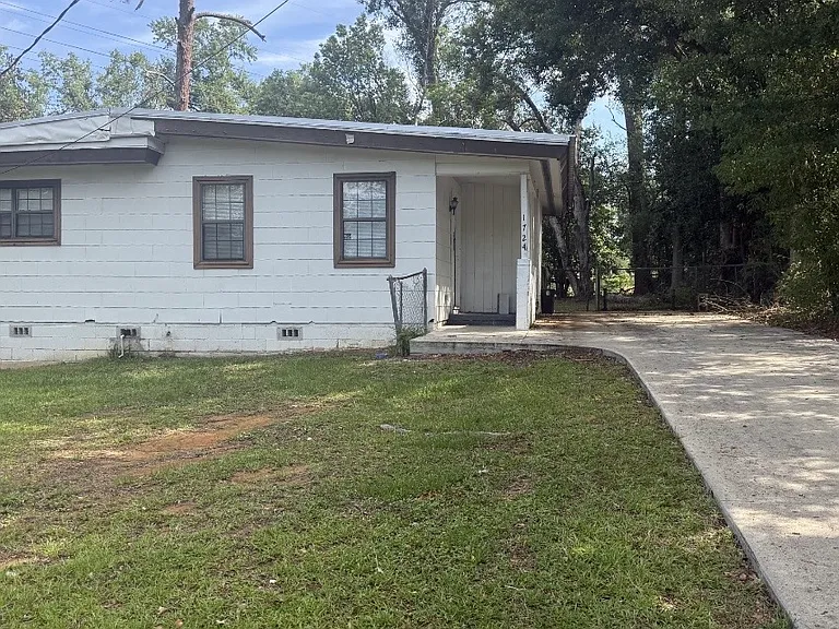 1724 Pepper Dr — Photo 1
