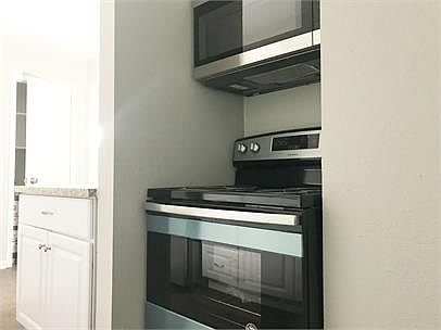 3rd image of 1620 W Swan St #9